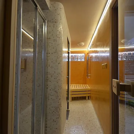 155 Апартаменты *